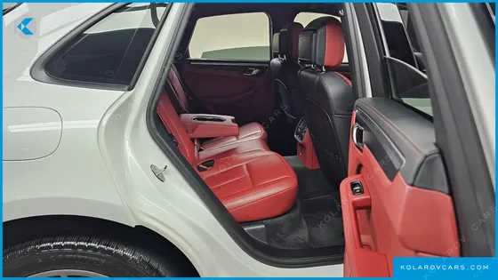 PORSCHE MACAN 2.0