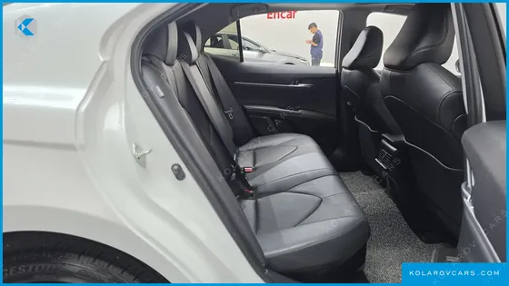 TOYOTA CAMRY 2.5 XLE HYBRID