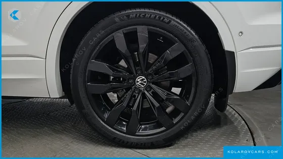 VOLKSWAGEN TOUAREG 3.0 TDI R-LINE