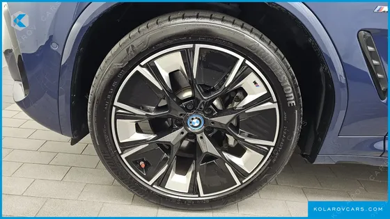 BMW IX3 M SPORTS