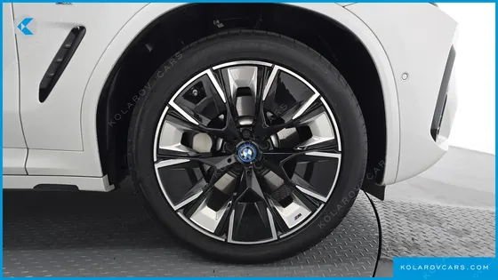 BMW IX3 M SPORTS