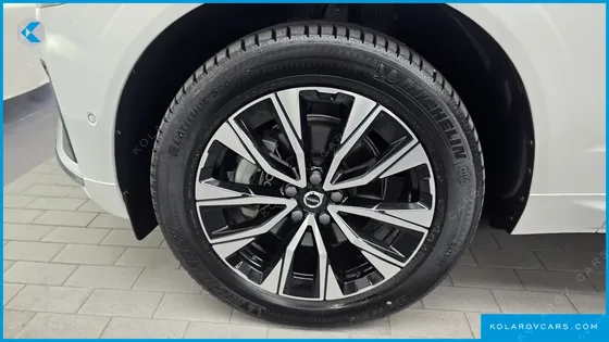 VOLVO XC60 B5 ULTIMATE BRIGHT