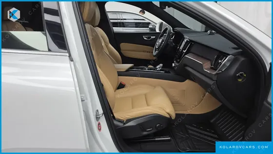 VOLVO XC60 B5 ULTIMATE BRIGHT