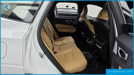 VOLVO XC60 B5 ULTIMATE BRIGHT