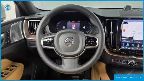 VOLVO XC60 B5 ULTIMATE BRIGHT