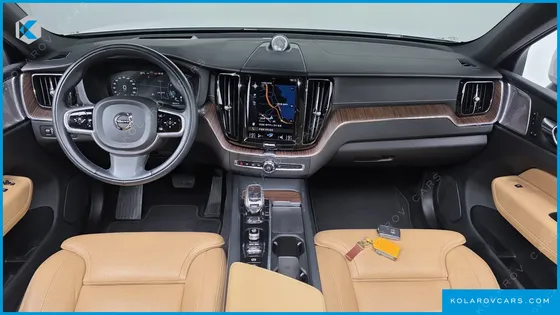 VOLVO XC60 B5 INSCRIPTION