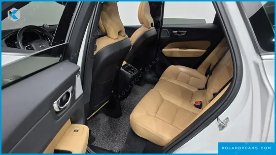 VOLVO XC60 B5 INSCRIPTION