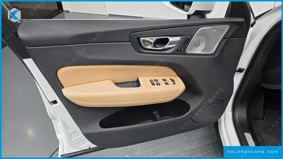 VOLVO XC60 B5 INSCRIPTION