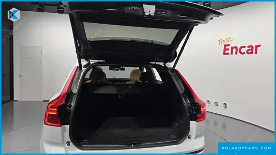 VOLVO XC60 B5 INSCRIPTION
