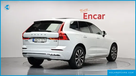 VOLVO XC60 B5 ULTIMATE BRIGHT