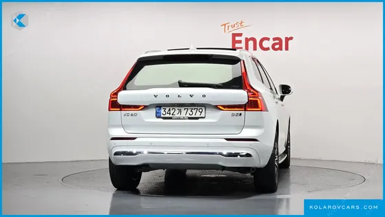 VOLVO XC60 B5 ULTIMATE BRIGHT