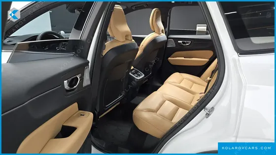 VOLVO XC60 B5 ULTIMATE BRIGHT