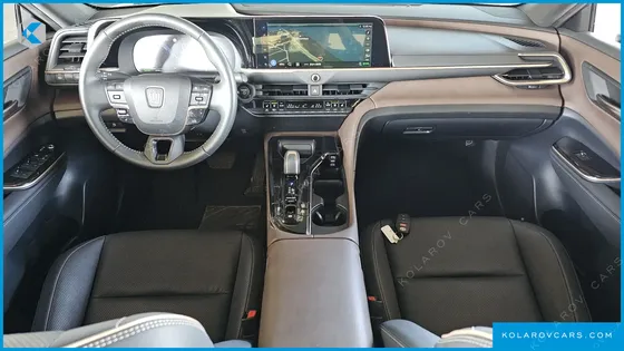 TOYOTA CROWN 2.5 4WD HYBRID