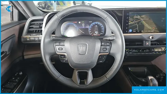 TOYOTA CROWN 2.5 4WD HYBRID