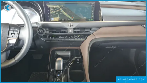 TOYOTA CROWN 2.5 4WD HYBRID