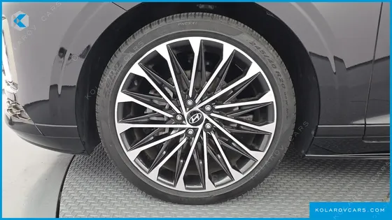 HYUNDAI GRANDEUR 2,5 GASOLINE 2WD