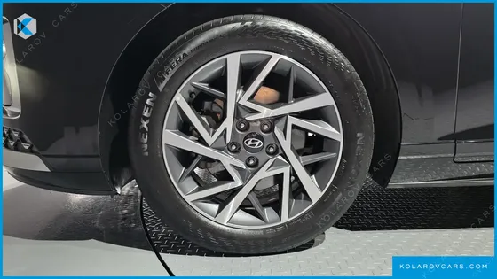 HYUNDAI GRANDEUR 2,5 GASOLINE 2WD