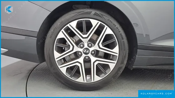 HYUNDAI GRANDEUR 3,5 GASOLINE 4WD