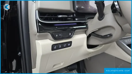 KIA CARNIVAL GASOLINE 7-SEATER SIGNATURE