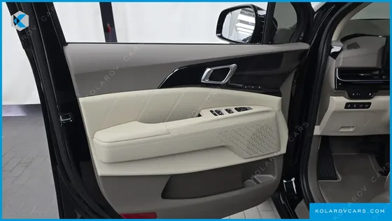 KIA CARNIVAL GASOLINE 7-SEATER SIGNATURE