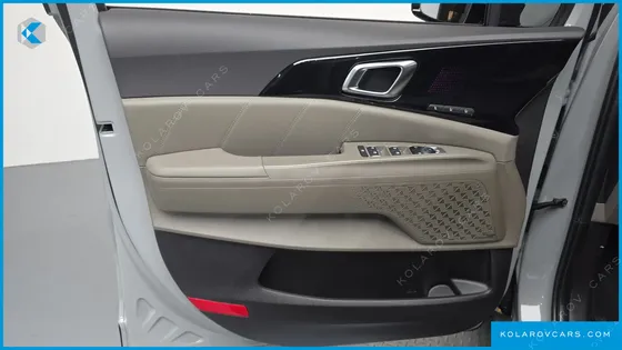 KIA CARNIVAL HEV 9 SEATER X LINE