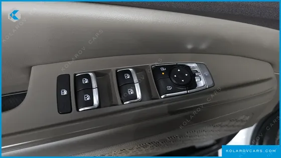 KIA CARNIVAL DIESEL 7-SEATER OUTDOOR