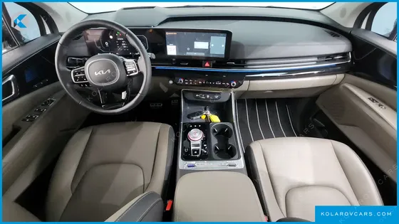 KIA CARNIVAL GASOLINE 7-SEATER SIGNATURE