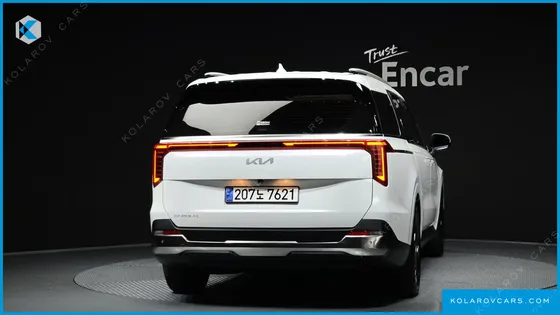 KIA CARNIVAL DIESEL 9-SEATER SIGNATURE