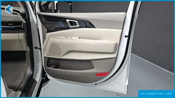 KIA CARNIVAL DIESEL 9-SEATER SIGNATURE