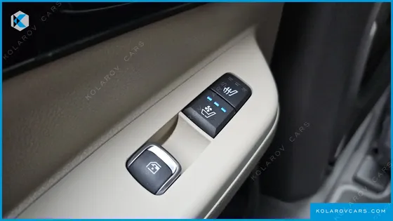 KIA CARNIVAL DIESEL 9-SEATER SIGNATURE
