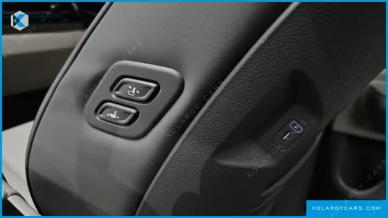 KIA CARNIVAL DIESEL 9-SEATER SIGNATURE