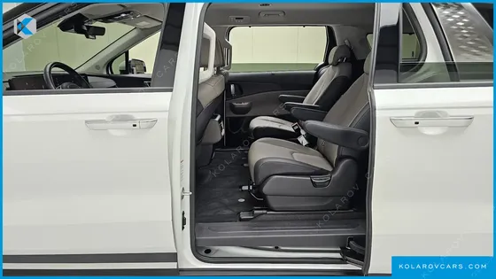 KIA CARNIVAL DIESEL 9-SEATER NOBLESSE