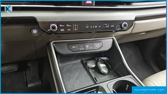 KIA CARNIVAL DIESEL 9-SEATER NOBLESSE
