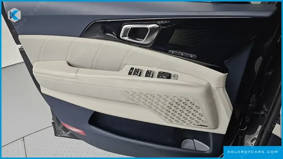 KIA CARNIVAL HEV 9SEATER GRAVITY