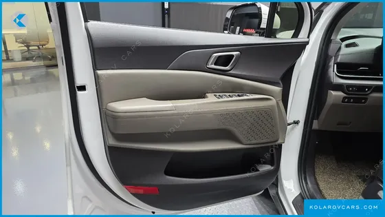 KIA CARNIVAL GASOLINE 9-SEATER PRESTIGE