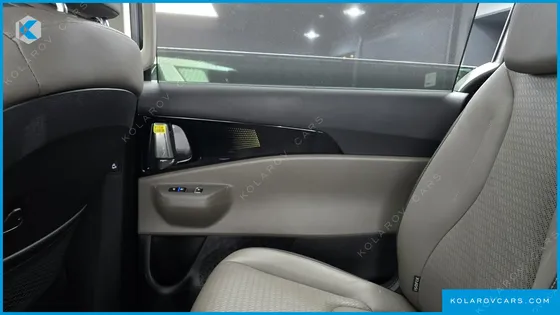 KIA CARNIVAL HEV 9SEATER SIGNATURE