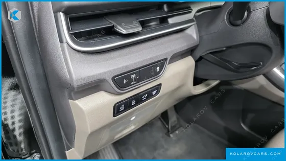 KIA CARNIVAL GASOLINE 9-SEATER NOBLESSE