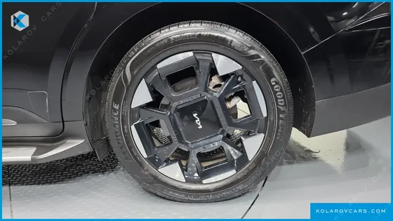 KIA CARNIVAL GASOLINE 9-SEATER NOBLESSE