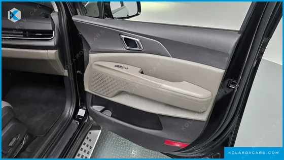 KIA CARNIVAL GASOLINE 9-SEATER NOBLESSE