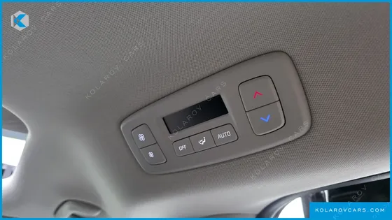 KIA CARNIVAL GASOLINE 9-SEATER NOBLESSE