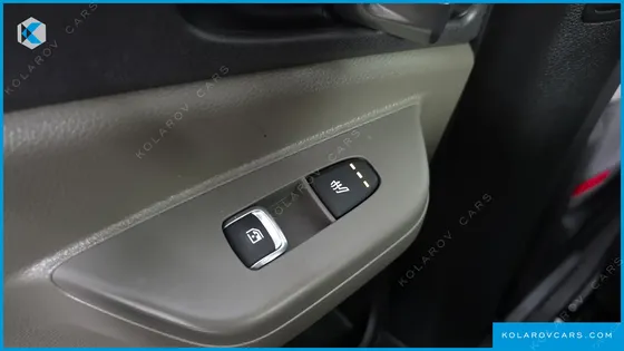 KIA CARNIVAL GASOLINE 9-SEATER NOBLESSE