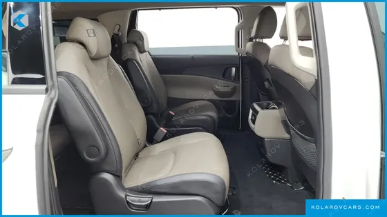 KIA CARNIVAL DIESEL 9-SEATER NOBLESSE