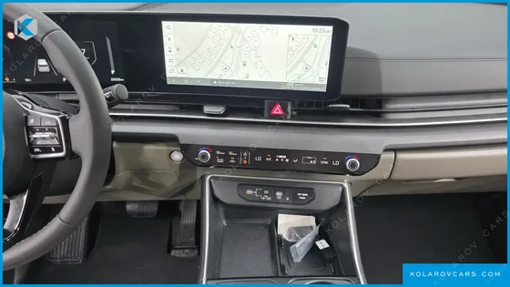 KIA CARNIVAL GASOLINE 9-SEATER PRESTIGE