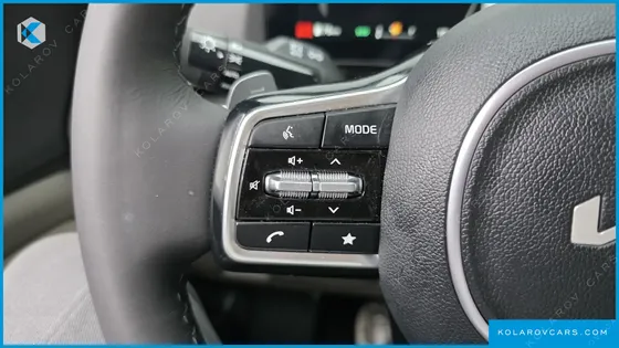 KIA CARNIVAL GASOLINE 9-SEATER PRESTIGE