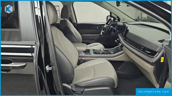 KIA CARNIVAL GASOLINE 9-SEATER PRESTIGE