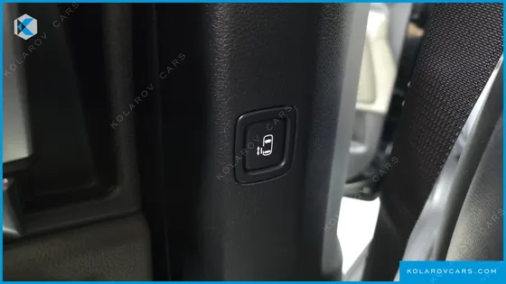 KIA CARNIVAL GASOLINE 9-SEATER PRESTIGE