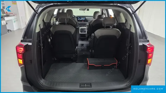 KIA CARNIVAL GASOLINE 9-SEATER PRESTIGE