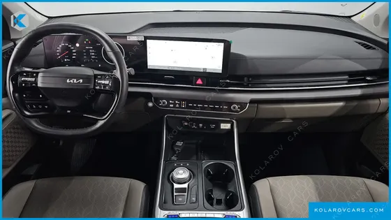 KIA CARNIVAL GASOLINE 9-SEATER PRESTIGE