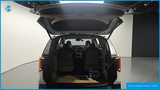 KIA CARNIVAL GASOLINE 9-SEATER PRESTIGE