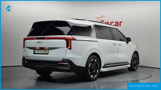 KIA CARNIVAL DIESEL 9-SEATER SIGNATURE